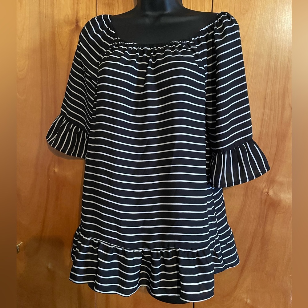 ELLE elastic off shoulder blouse size medium